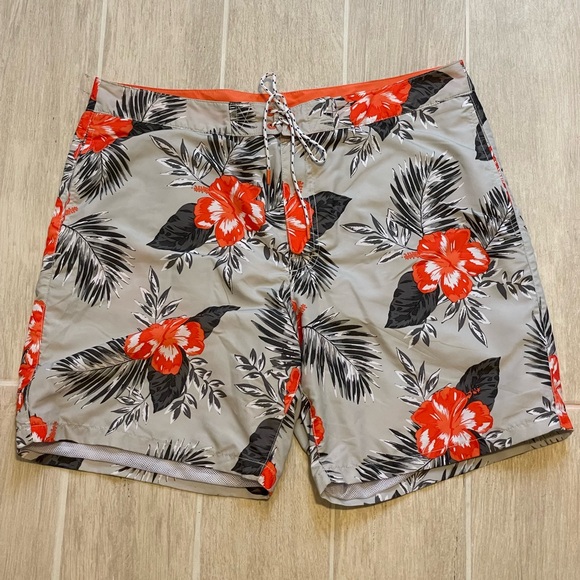 Express Men’s Swim Trunks Hibiscus Size L - Picture 1 of 3